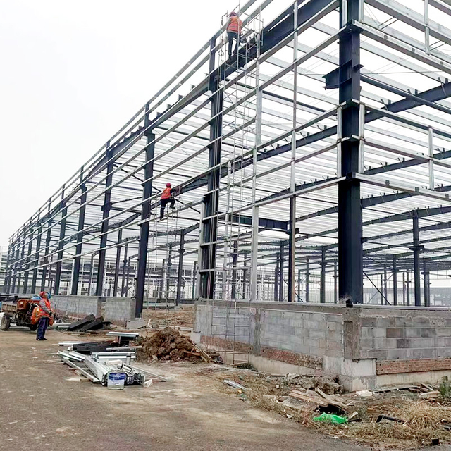 Entrep&ocirc;t en acier pr&eacute;fabriqu&eacute;